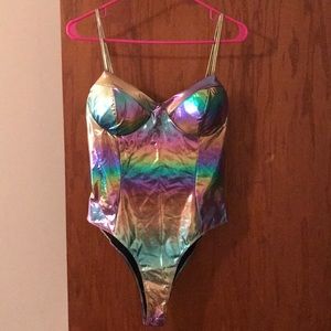 Multicolor body suit.